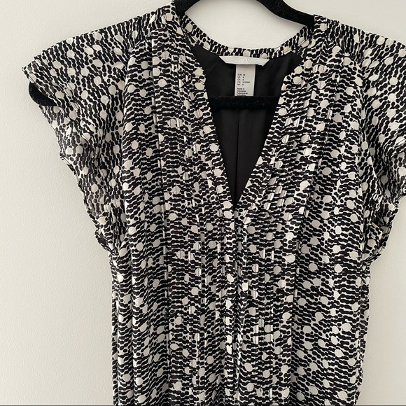 H&M Dresses & Skirts - H&M Tie Dress